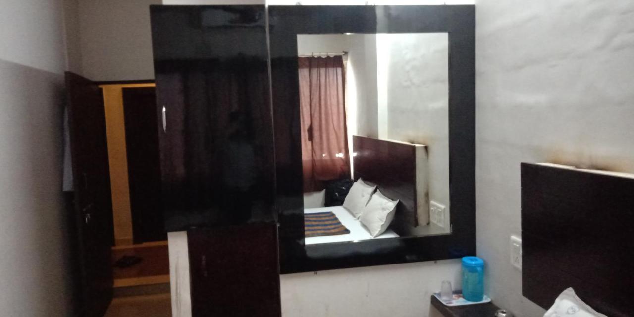 Nilraj Lodge Ratnāgiri Eksteriør billede